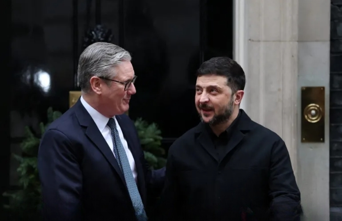 زلنسکی در لندن در حالی که مذاکرات E۳ در حال انجام است
