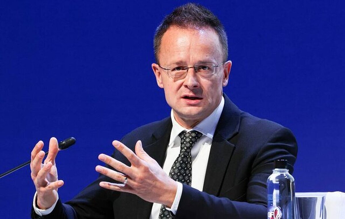 وزیر خارجه مجارستان: «مارک روته» از پشت به مذاکرات صلح اوکراین خنجر زد