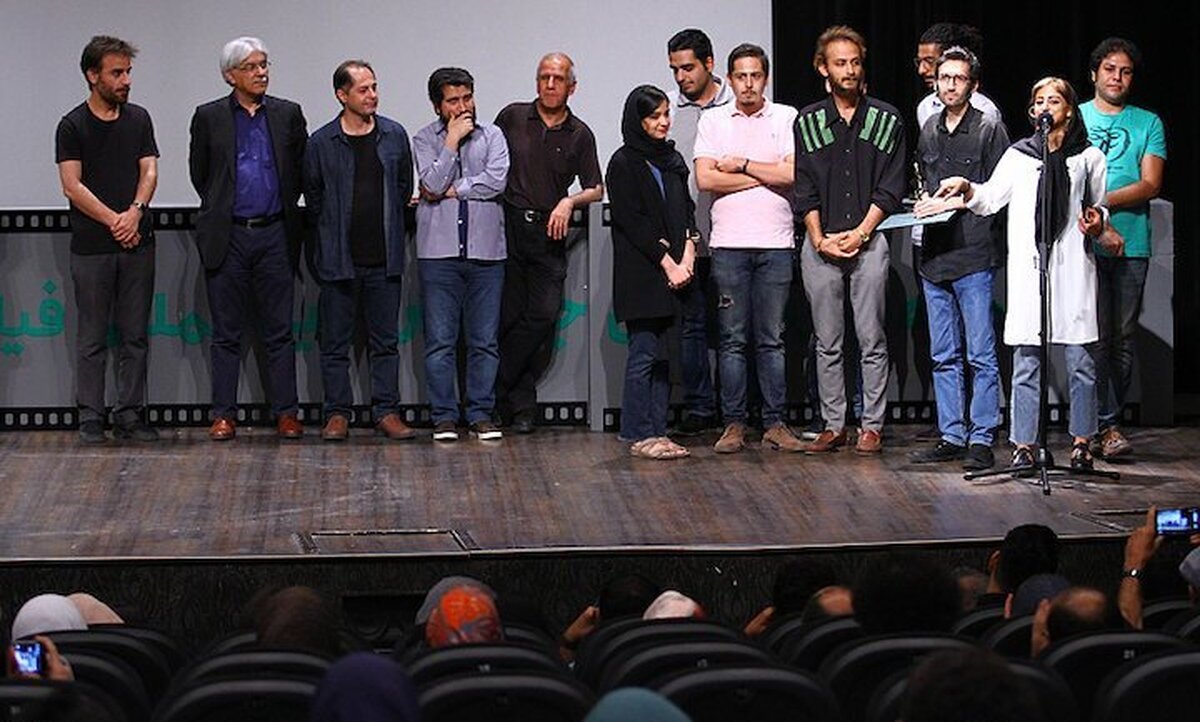 روزنامه اصولگرا درباره وضعیت حجاب در اختتامیه جشنواره فیلم نهال: دنبال فتح سنگر به سنگرند