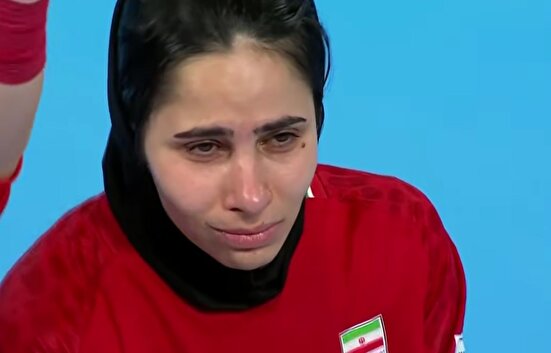 ویدیو؛ گریه دختران ایران پس از حذف از جام جهانی