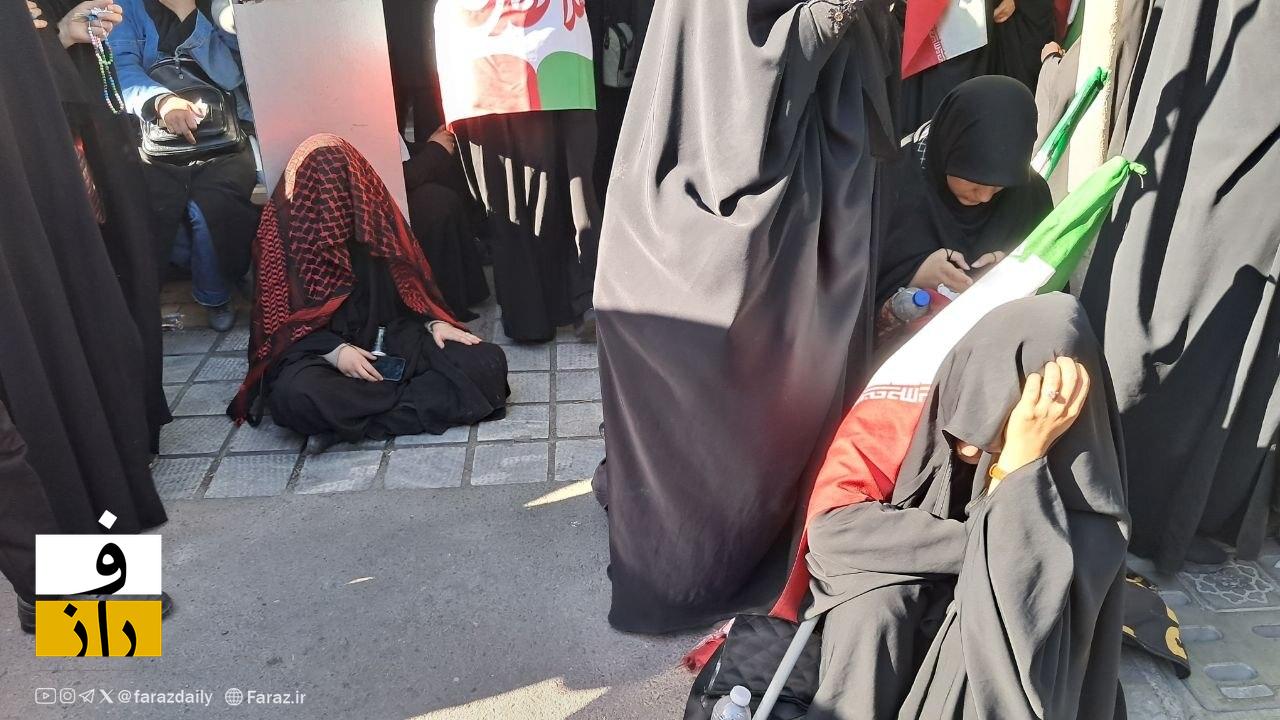 گزارش تصویری از مراسم اربعین رهبر شهید گزارش تصویری از مراسم اربعین رهبر شهید