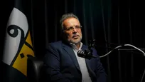 حضرات اگر نمی‌توانند صداوسیما را اداره کنند، کنار بکشند | اینطور نباشد که اگر کسی از صداوسیما انتقاد کرد، در انتخابات شورای شهر رد صلاحیت شود | پیروزی پر افتخار ایران در جنگ رمضان با بودجه نظامی ۷ میلیارد دلاری رقم خورد