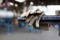 دلالی گوی سبقت را از تولید ربود