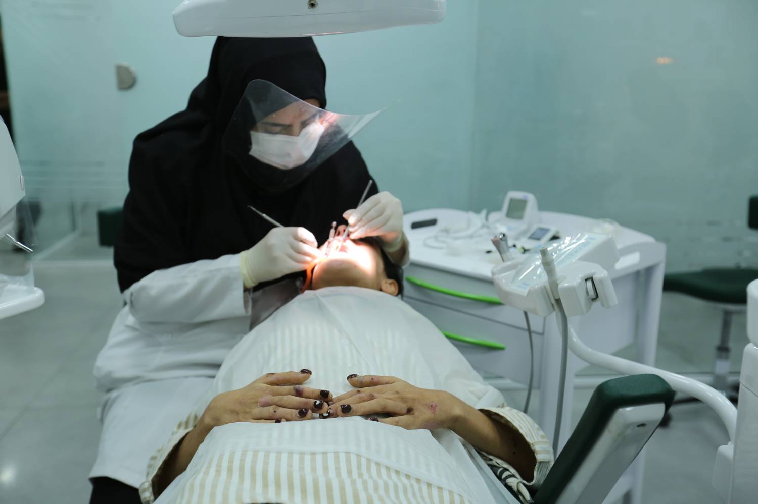 از پذیرش ۵۰ بیمار تا توافق برای ادامه درمان؛ روزی متفاوت برای بیماران پروانهای از پذیرش ۵۰ بیمار تا توافق برای ادامه درمان؛ روزی متفاوت برای بیماران پروانهای