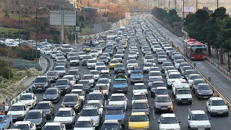 گره‌های ترافیک فقط با اتوبوس و مترو حل نمی‌شود| موتورسیکلت، معضل آینده تهران است